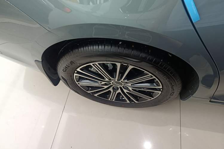 Used Geely Auto Preface 2026 Model Oriental Yao 1.5TD Fuyao Edition Right Rear Wheel Hub