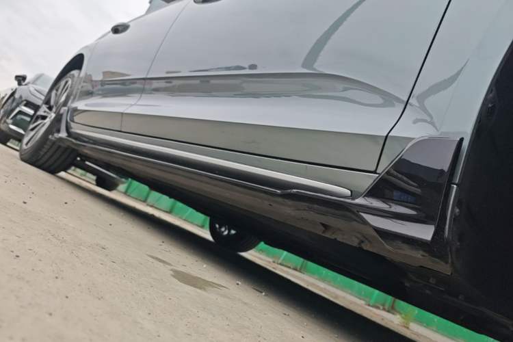Used Geely Auto Preface 2026 Model Oriental Yao 2.0TD Wangyue Edition Right Side Sill