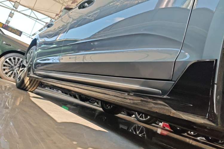 Used Geely Auto Preface 2026 Model Oriental Yao 2.0TD Wangyue Edition Right Side Sill