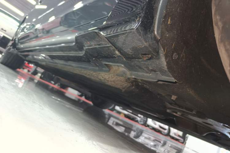 Used Geely Auto Preface 2026 Model Oriental Yao 2.0TD Wangyue Edition Right Side Sill