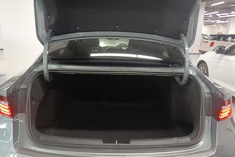 Used Geely Auto Preface 2026 Model Oriental Yao 2.0TD Wangyue Edition Trunk