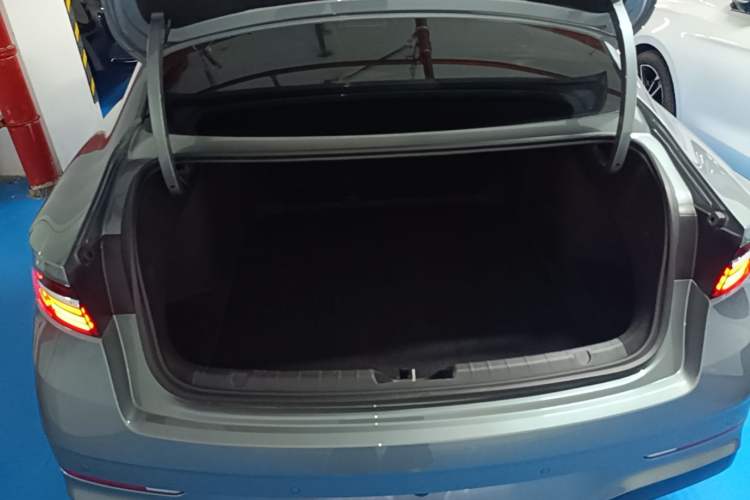 Used Geely Auto Preface 2026 Model Oriental Yao 2.0TD Wangyue Edition Trunk