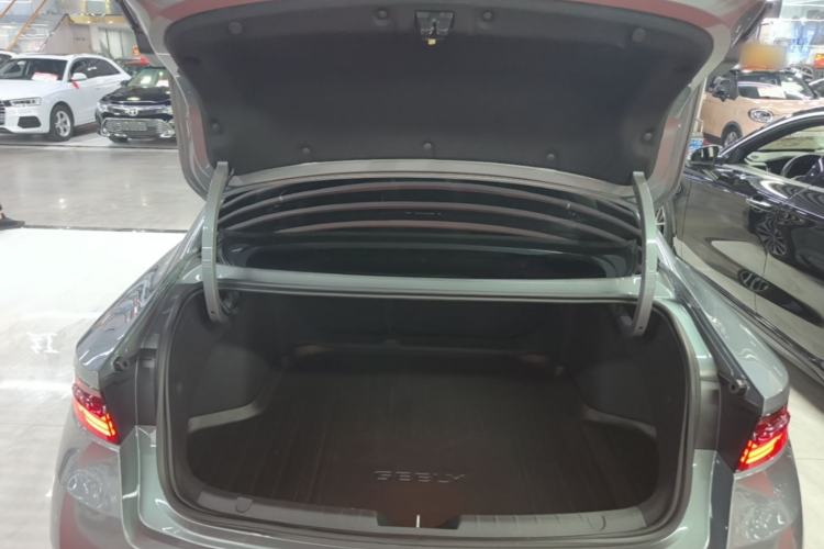 Used Geely Auto Preface 2026 Model Oriental Yao 2.0TD Wangyue Edition Trunk