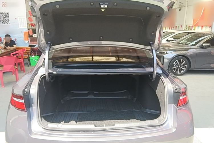 Used Geely Auto Preface 2026 Model Oriental Yao 1.5TD Fuyao Edition Trunk