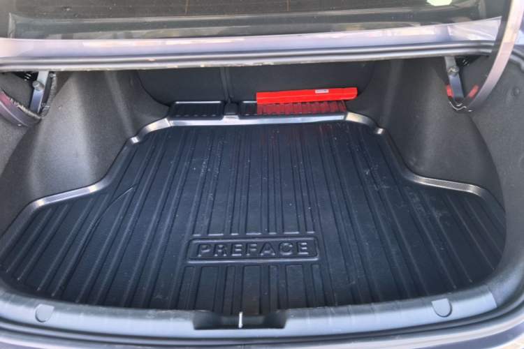 Used Geely Auto Preface 2026 Model Oriental Yao 1.5TD Fuyao Edition Trunk