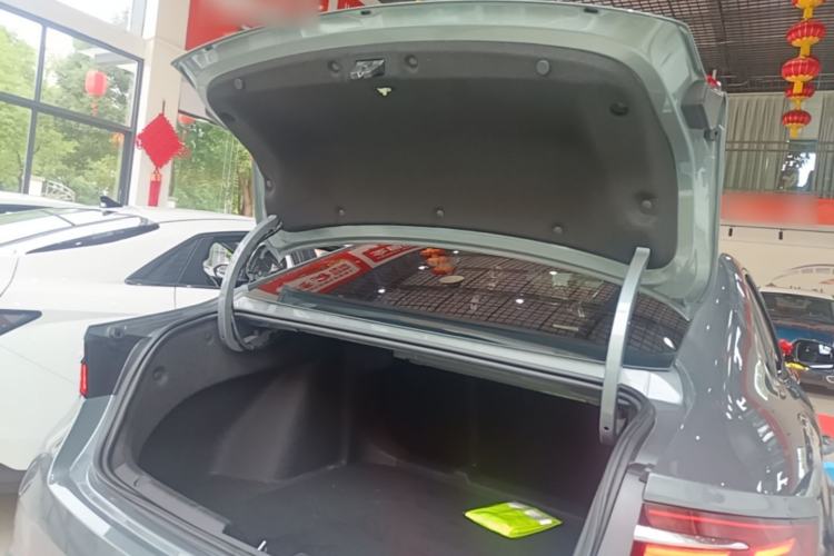 Used Geely Auto Preface 2026 Model Oriental Yao 1.5TD Fuyao Edition Trunk