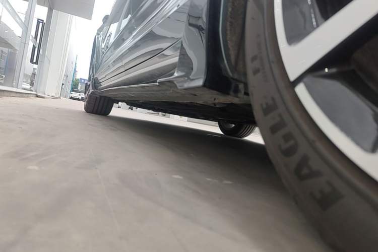 Used Geely Auto Preface 2026 Model Oriental Yao 2.0TD Wangyue Edition Left Side Sill