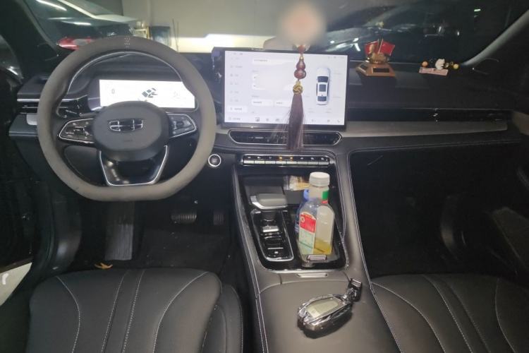 Used Geely Auto Preface 2026 Model Oriental Yao 1.5TD Kunlun Edition Center Console