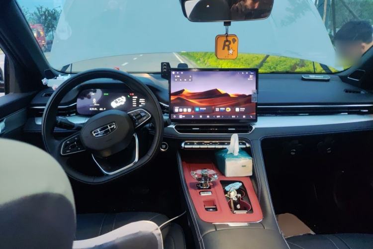 Used Geely Auto Preface 2026 Model Oriental Yao 1.5TD Kunlun Edition Center Console