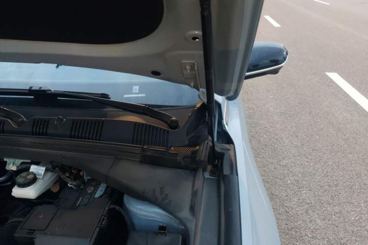Used Geely Auto Preface 2026 Model Oriental Yao 1.5TD Kunlun Edition Engine Bay Left