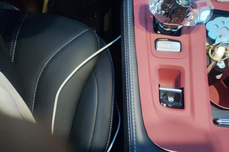 Used Geely Auto Preface 2026 Model Oriental Yao 1.5TD Kunlun Edition Gear Lever
