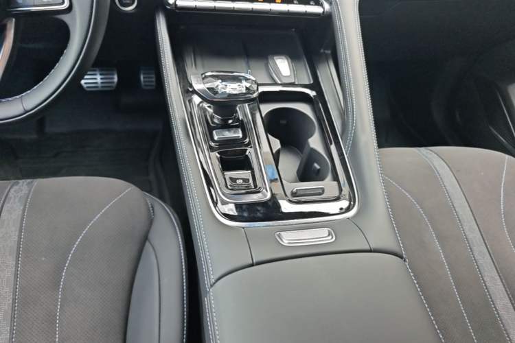 Used Geely Auto Preface 2026 Model Oriental Yao 2.0TD Wangyue Edition Gear Lever