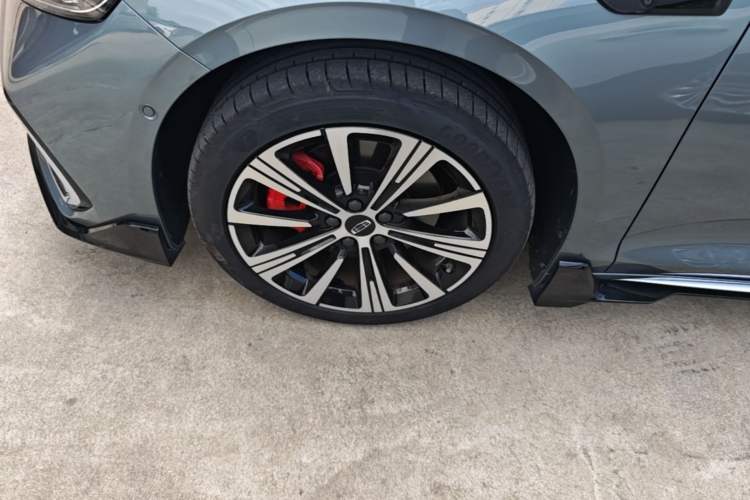 Used Geely Auto Preface 2026 Model Oriental Yao 2.0TD Wangyue Edition Left Front Wheel Hub