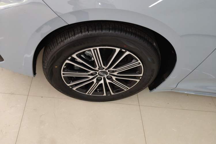 Used Geely Auto Preface 2026 Model Oriental Yao 1.5TD Fuyao Edition Left Front Wheel Hub