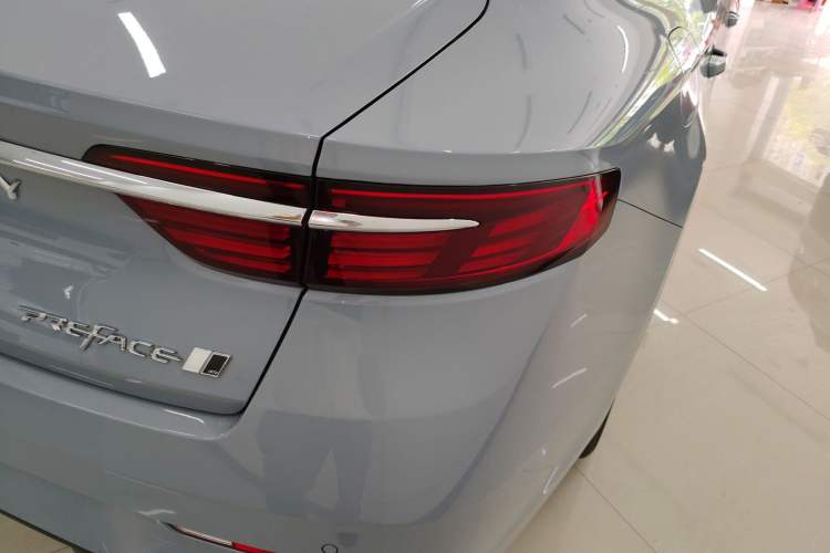 Used Geely Auto Preface 2026 Model Oriental Yao 1.5TD Fuyao Edition Right Rear Taillight