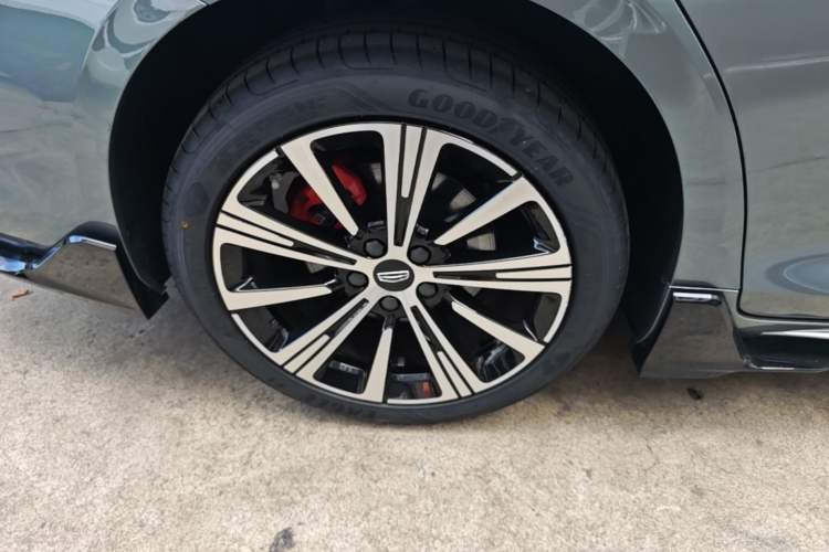 Used Geely Auto Preface 2026 Model Oriental Yao 2.0TD Wangyue Edition Right Rear Wheel Hub