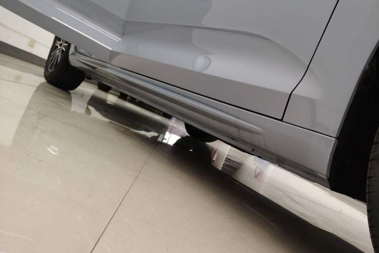 Used Geely Auto Preface 2026 Model Oriental Yao 1.5TD Fuyao Edition Right Side Sill