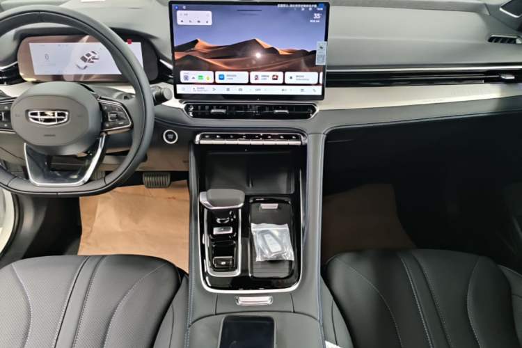 Used Geely Auto Preface 2026 Model Oriental Yao 1.5TD Fuyao Edition Audio And AC Panel