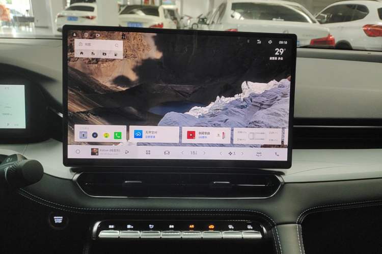 Used Geely Auto Preface 2026 Model Oriental Yao 1.5TD Kunlun Edition Audio And AC Panel
