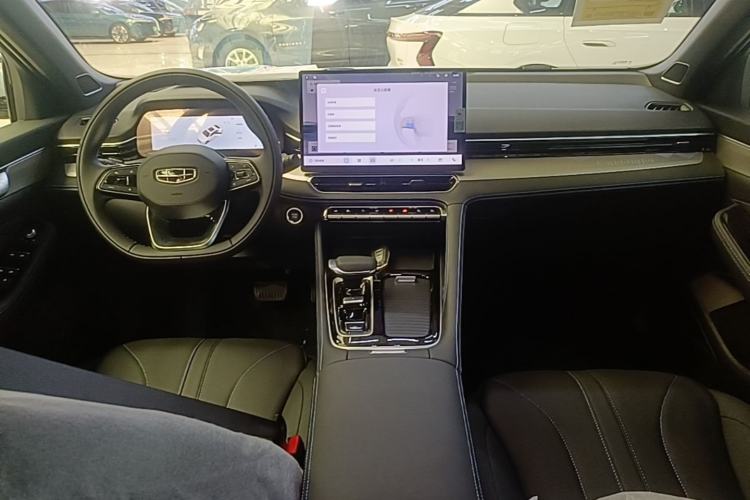 Used Geely Auto Preface 2026 Model Oriental Yao 1.5TD Fuyao Edition Center Console