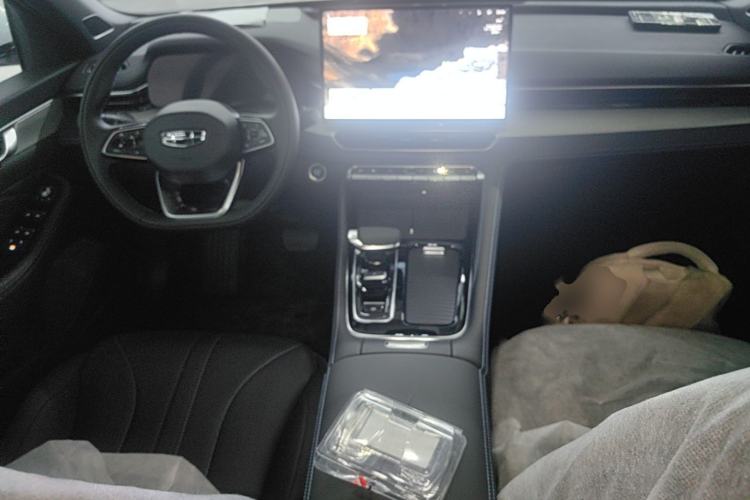 Used Geely Auto Preface 2026 Model Oriental Yao 1.5TD Kunlun Edition Center Console