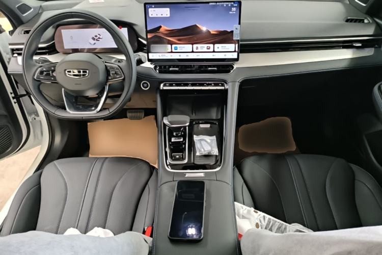 Used Geely Auto Preface 2026 Model Oriental Yao 1.5TD Fuyao Edition Center Console