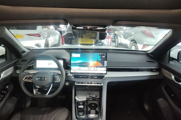 Used Geely Auto Preface 2026 Model Oriental Yao 1.5TD Kunlun Edition Center Console