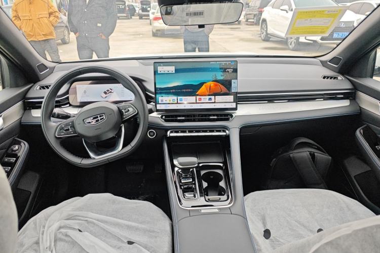 Used Geely Auto Preface 2026 Model Oriental Yao 1.5TD Fuyao Edition Center Console