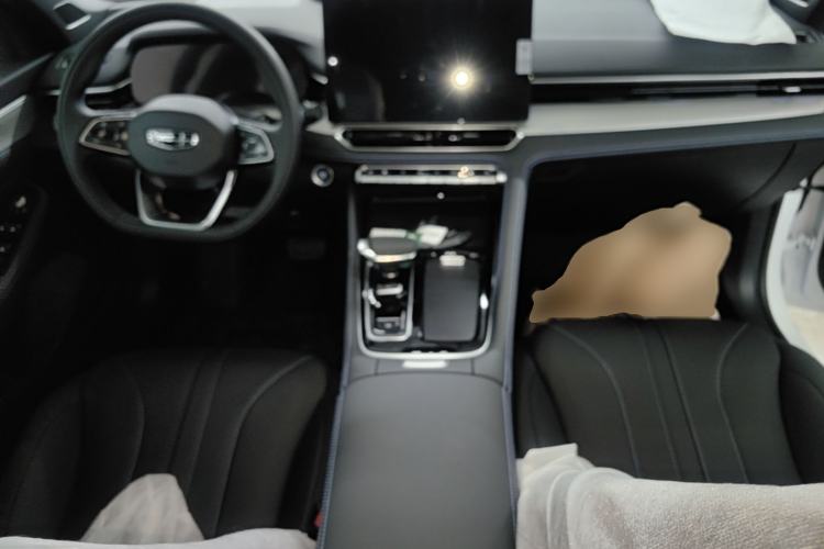 Used Geely Auto Preface 2026 Model Oriental Yao 1.5TD Fuyao Edition Center Console