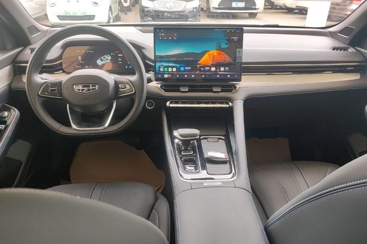 Used Geely Auto Preface 2026 Model Oriental Yao 1.5TD Kunlun Edition Center Console