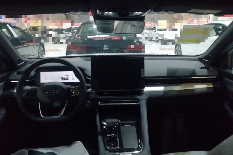 Used Geely Auto Preface 2026 Model Oriental Yao 1.5TD Kunlun Edition Center Console