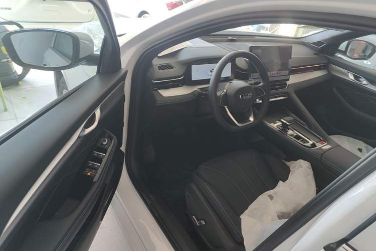 Used Geely Auto Preface 2026 Model Oriental Yao 1.5TD Fuyao Edition Driver Seat