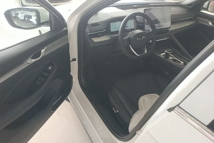Used Geely Auto Preface 2026 Model Oriental Yao 1.5TD Kunlun Edition Driver Seat