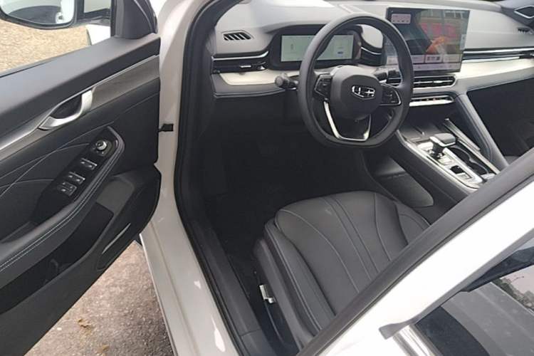 Used Geely Auto Preface 2026 Model Oriental Yao 1.5TD Kunlun Edition Driver Seat