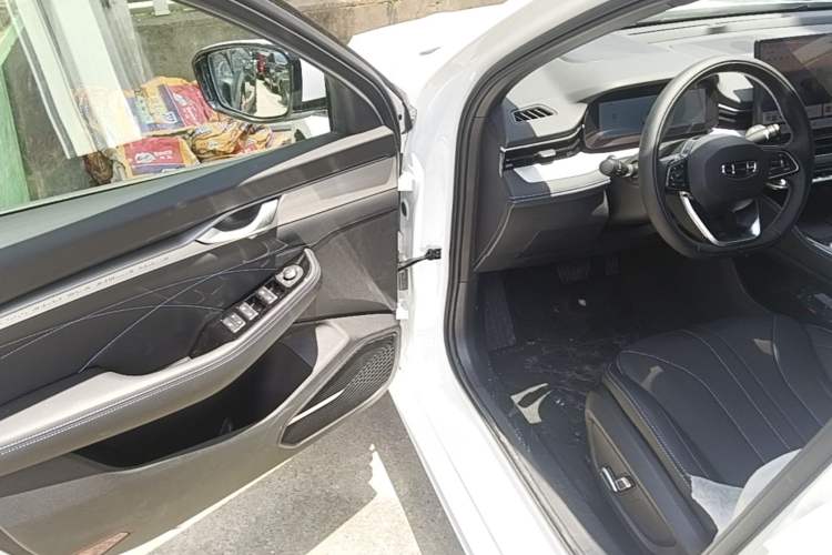 Used Geely Auto Preface 2026 Model Oriental Yao 1.5TD Fuyao Edition Driver Seat