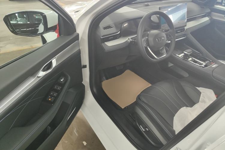Used Geely Auto Preface 2026 Model Oriental Yao 1.5TD Fuyao Edition Driver Seat