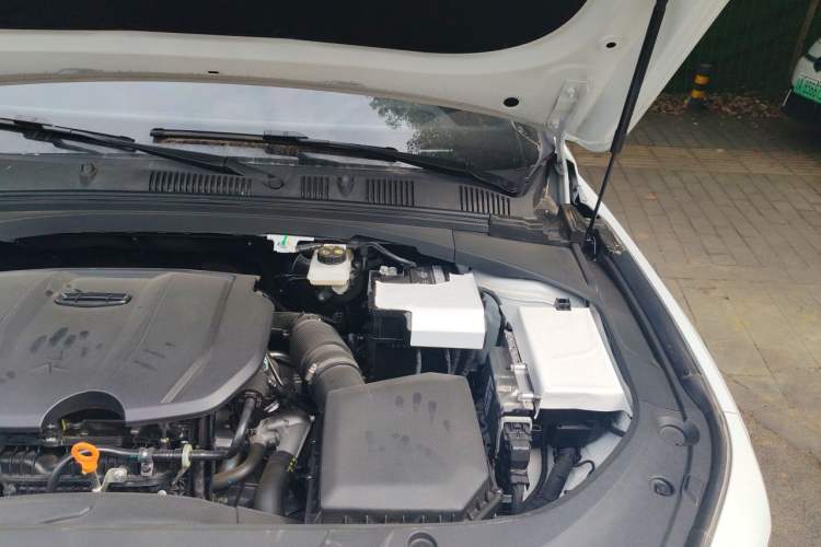 Used Geely Auto Preface 2026 Model Oriental Yao 1.5TD Fuyao Edition Engine Bay Left
