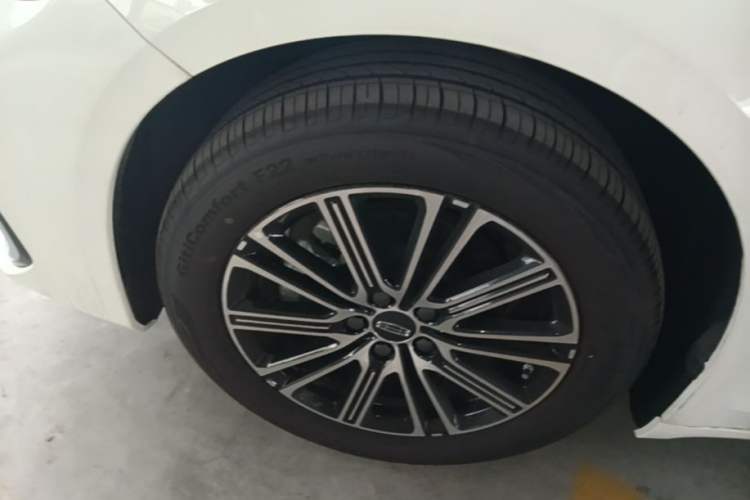 Used Geely Auto Preface 2026 Model Oriental Yao 1.5TD Fuyao Edition Exterior 4