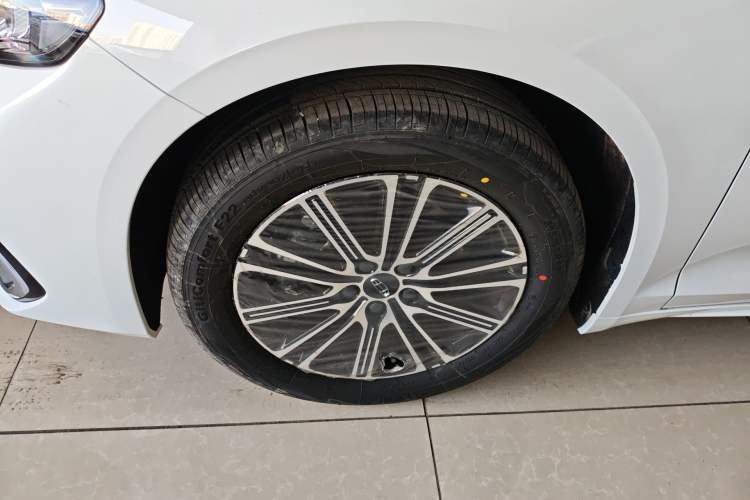 Used Geely Auto Preface 2026 Model Oriental Yao 1.5TD Fuyao Edition Exterior 4