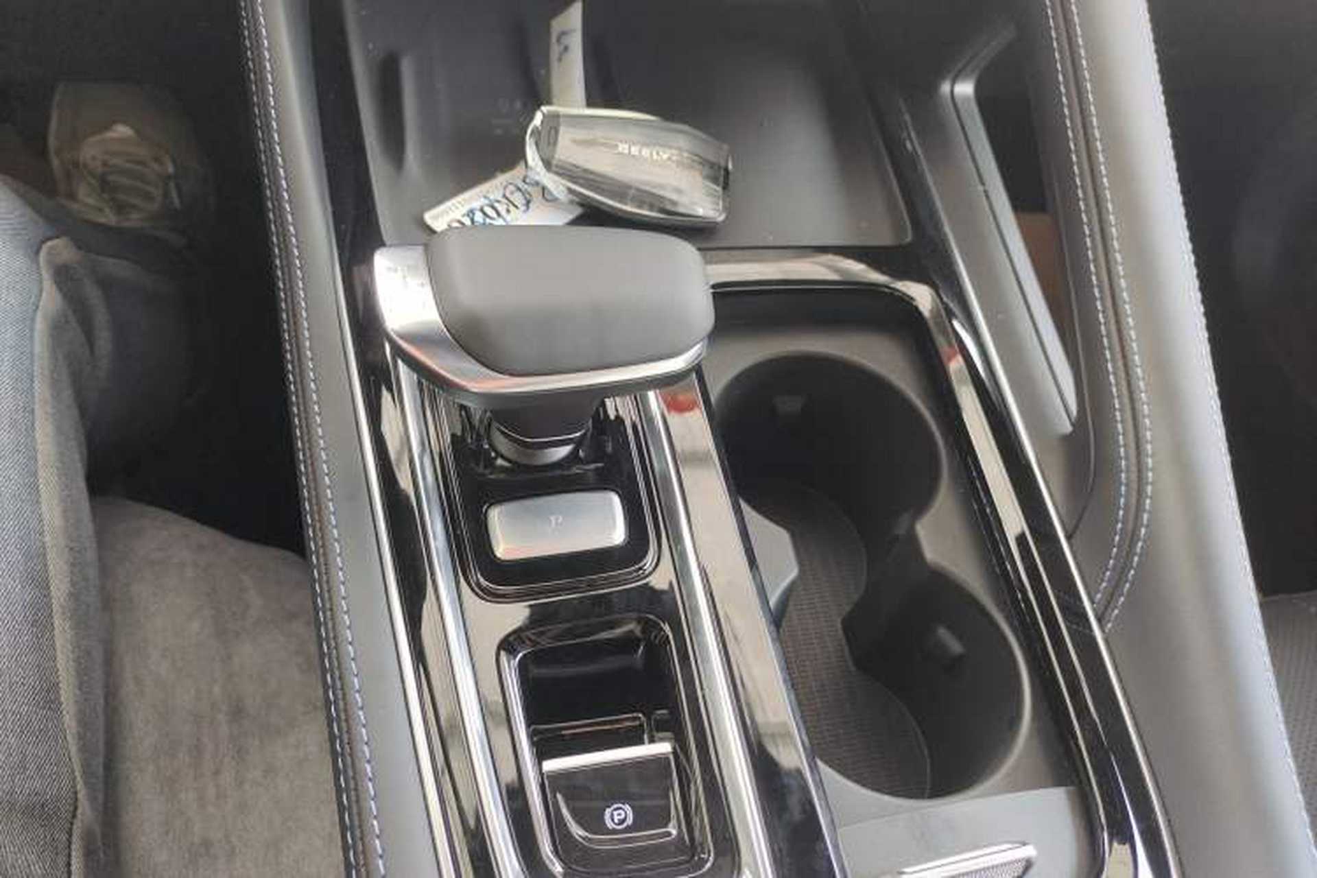 Used Geely Auto Preface 2026 Model Oriental Yao 1.5TD Kunlun Edition Gear Lever