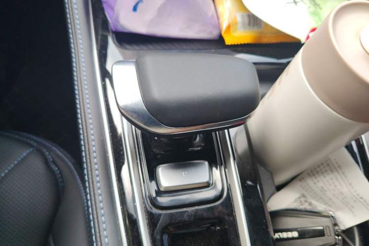 Used Geely Auto Preface 2026 Model Oriental Yao 1.5TD Fuyao Edition Gear Lever