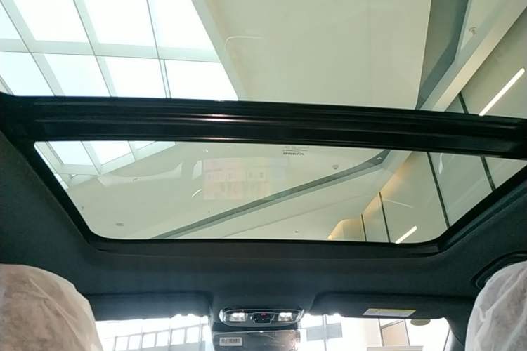 Used Geely Auto Preface 2026 Model Oriental Yao 1.5TD Fuyao Edition Headliner