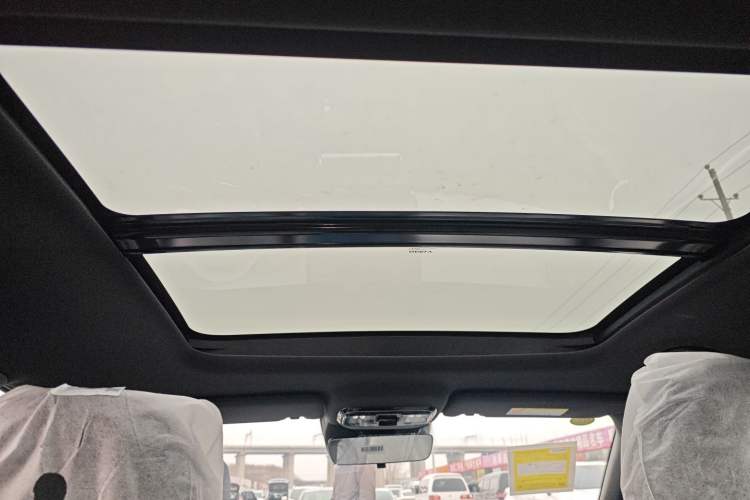 Used Geely Auto Preface 2026 Model Oriental Yao 1.5TD Fuyao Edition Headliner