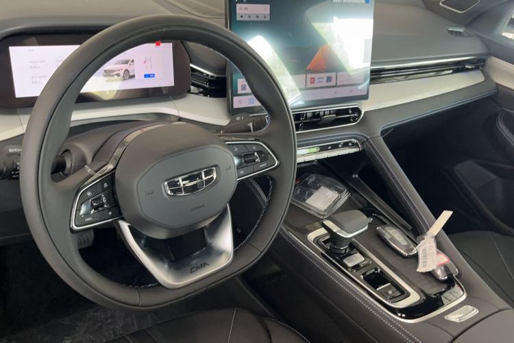Used Geely Auto Preface 2026 Model Oriental Yao 1.5TD Fuyao Edition Interior 2