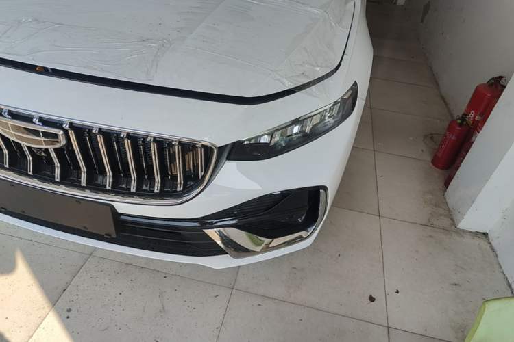 Used Geely Auto Preface 2026 Model Oriental Yao 1.5TD Fuyao Edition Left Front Headlight