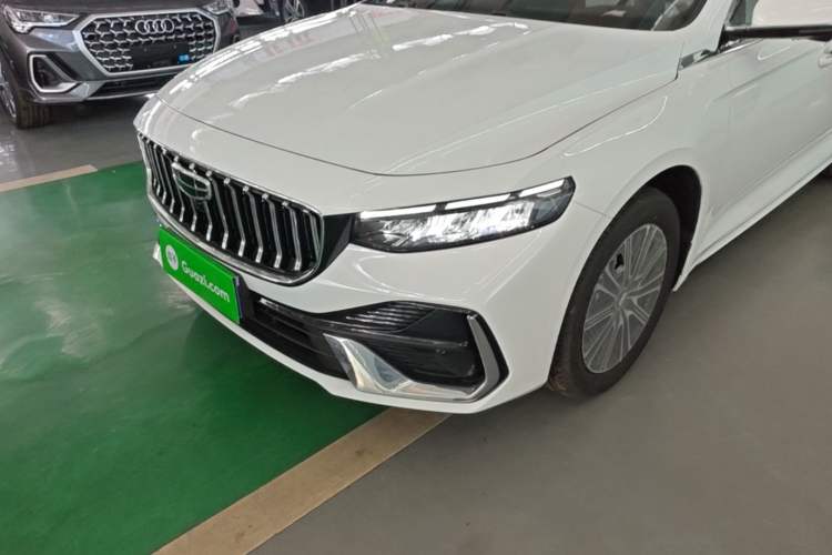 Used Geely Auto Preface 2026 Model Oriental Yao 1.5TD Fuyao Edition Left Front Headlight