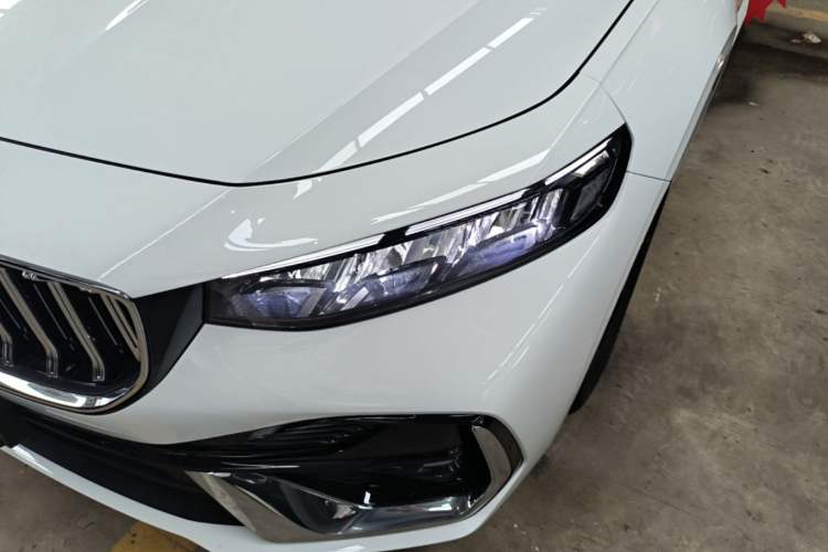 Used Geely Auto Preface 2026 Model Oriental Yao 1.5TD Fuyao Edition Left Front Headlight