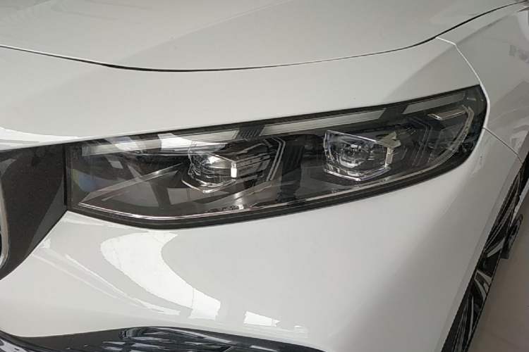 Used Geely Auto Preface 2026 Model Oriental Yao 1.5TD Kunlun Edition Left Front Headlight