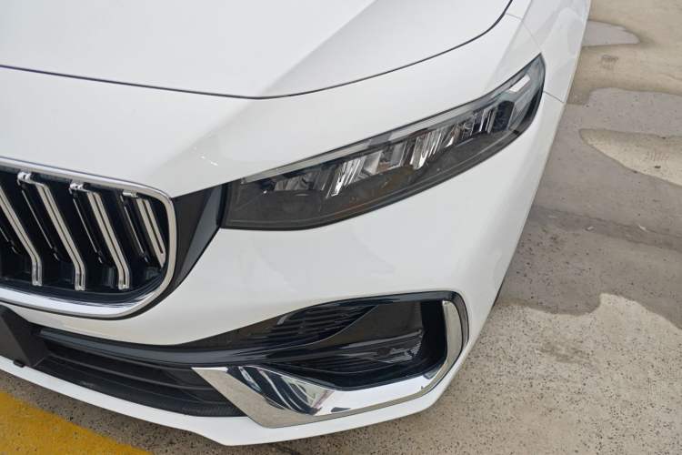 Used Geely Auto Preface 2026 Model Oriental Yao 1.5TD Fuyao Edition Left Front Headlight