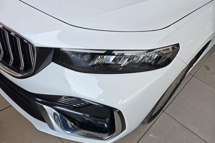 Used Geely Auto Preface 2026 Model Oriental Yao 1.5TD Fuyao Edition Left Front Headlight